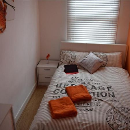 03 Bedroom Apartment-Self Check In London Exteriör bild